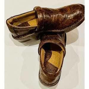 BOC Born Brown Paisley Embossed Leather Slip On Clogs Nurse Shoes Womens Sz 8.5
